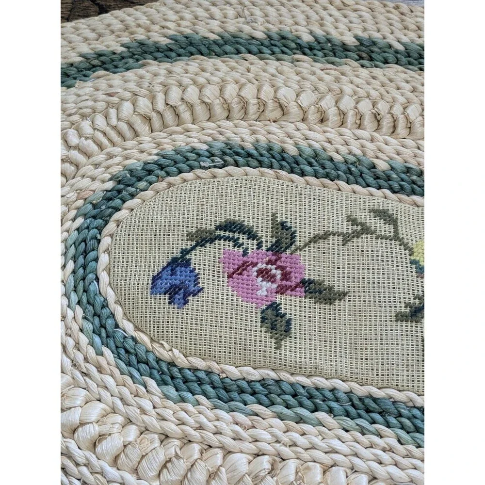 Vtg 1970's Woven Raffia Straw Floral Needlepoint Table Centerpiece Mat 29